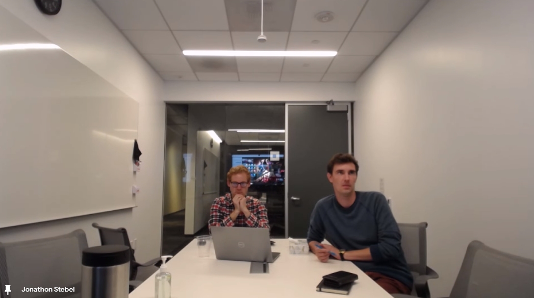 왼쪽부터 알렉스 콜 게임플레이 프로덕트 리드, 매튜 위트록 세트 리드 기획자