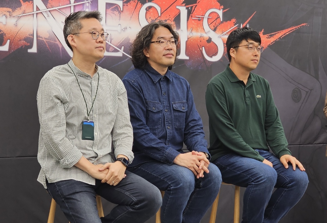 레그스튜디오 이세민 디렉터, 안타리아 팀 이경진 PD, 미어캣게임즈 남기룡 PD(왼쪽부터)