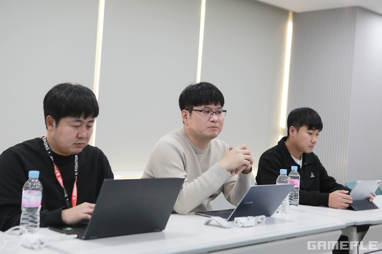 왼쪽부터 김윤희 콘텐츠 디렉터, 이원만 총괄 디렉터, 홍진혁 라이브 디렉터