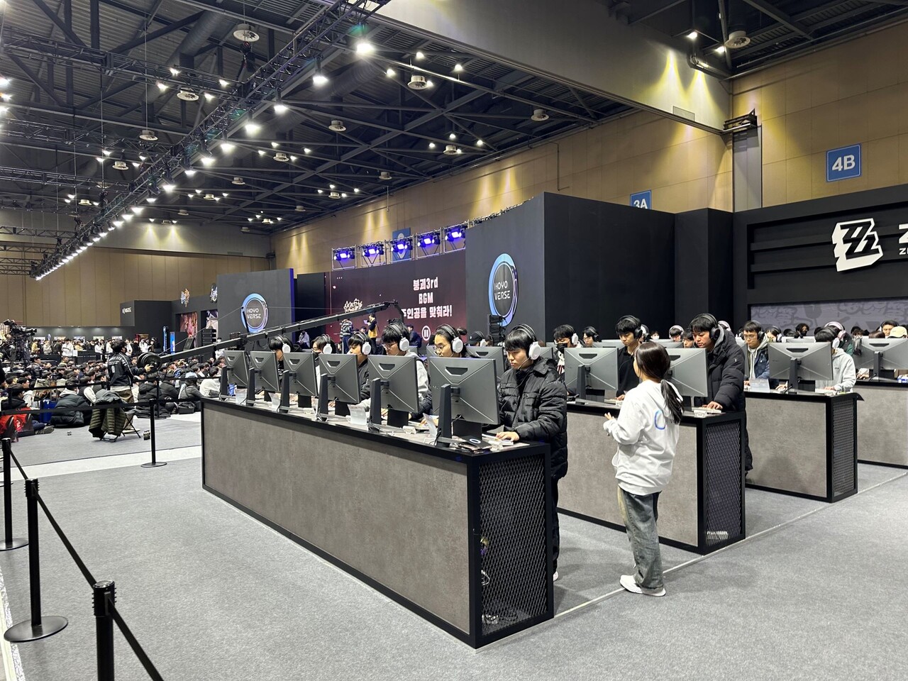 대기에 삼십 분에서 한 시간 정도가 소요될 수 있으니, 마음을 단단히 먹어야 한다.