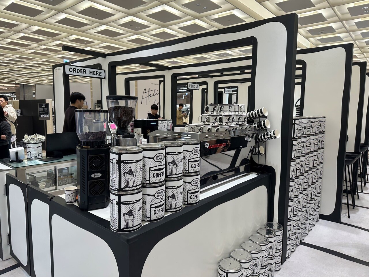 조슈아 비데스와 콜라보한 검은사막 카페