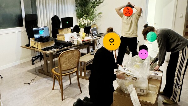 스웨덴 개발자들도 치킨은 못 참는 모양이다 (이미지 출처: X / @LandfallGames)