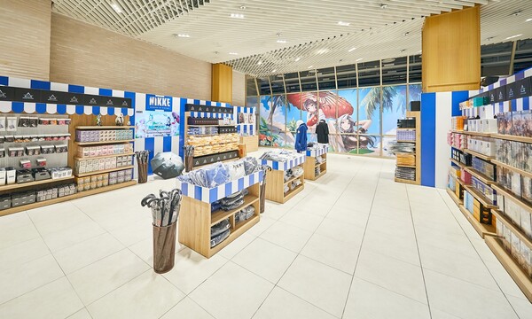 지휘관들 입장 전 매장 전경