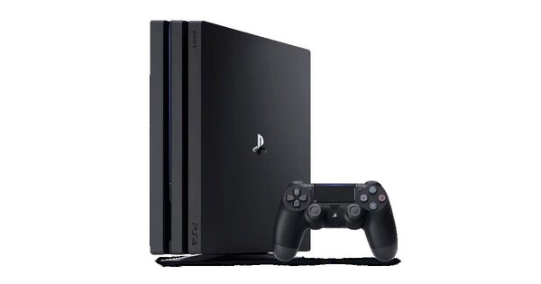 PS4 프로 모델도 공개 당시 언론과 대중에게 큰 환영을 받지 못했다.