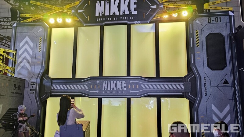 더욱 실제 게임 가챠와 비슷해진 니케 이벤트