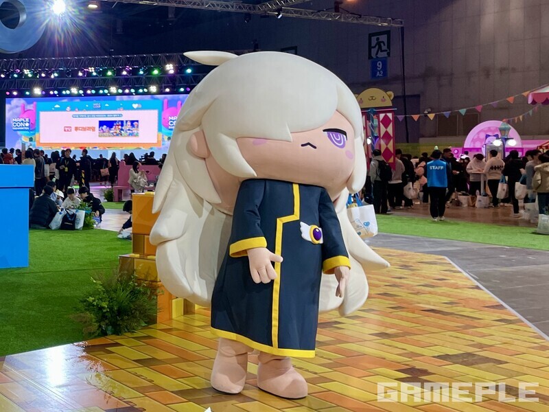 관람객들을 맞이하고 있던 스우