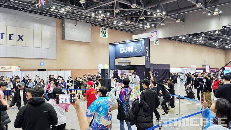 AGF의 명물, 물품보관소 옆 'DJ Kazu' 애니송 스테이지도 공간 체계가 갖춰졌다