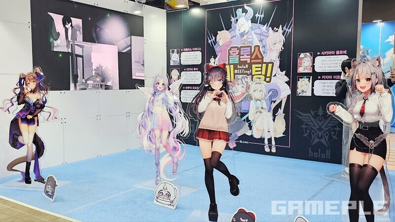 스텔라이브 멤버들의 아크릴 등신대