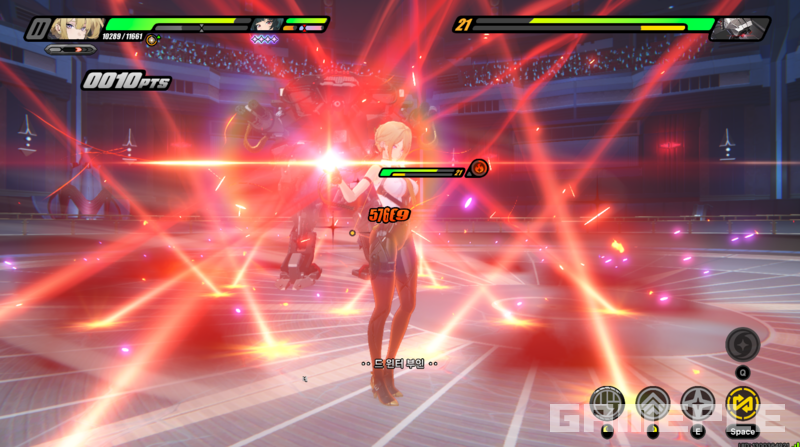 그래도 이번 스토리에서 이블린의 화려한 액션만큼은 건졌다