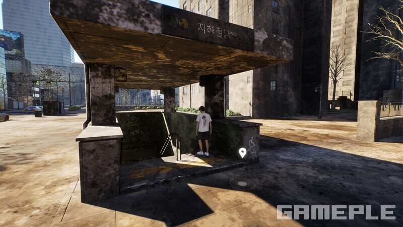 지하철을 타는 것이 아니라 파밍하러 들어가는 듯한 분위기