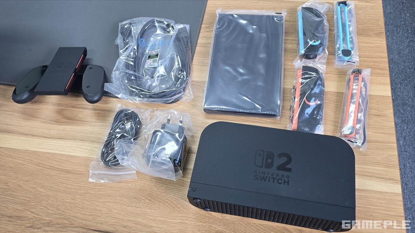 상자안에 들어있는 모든 내용물들 