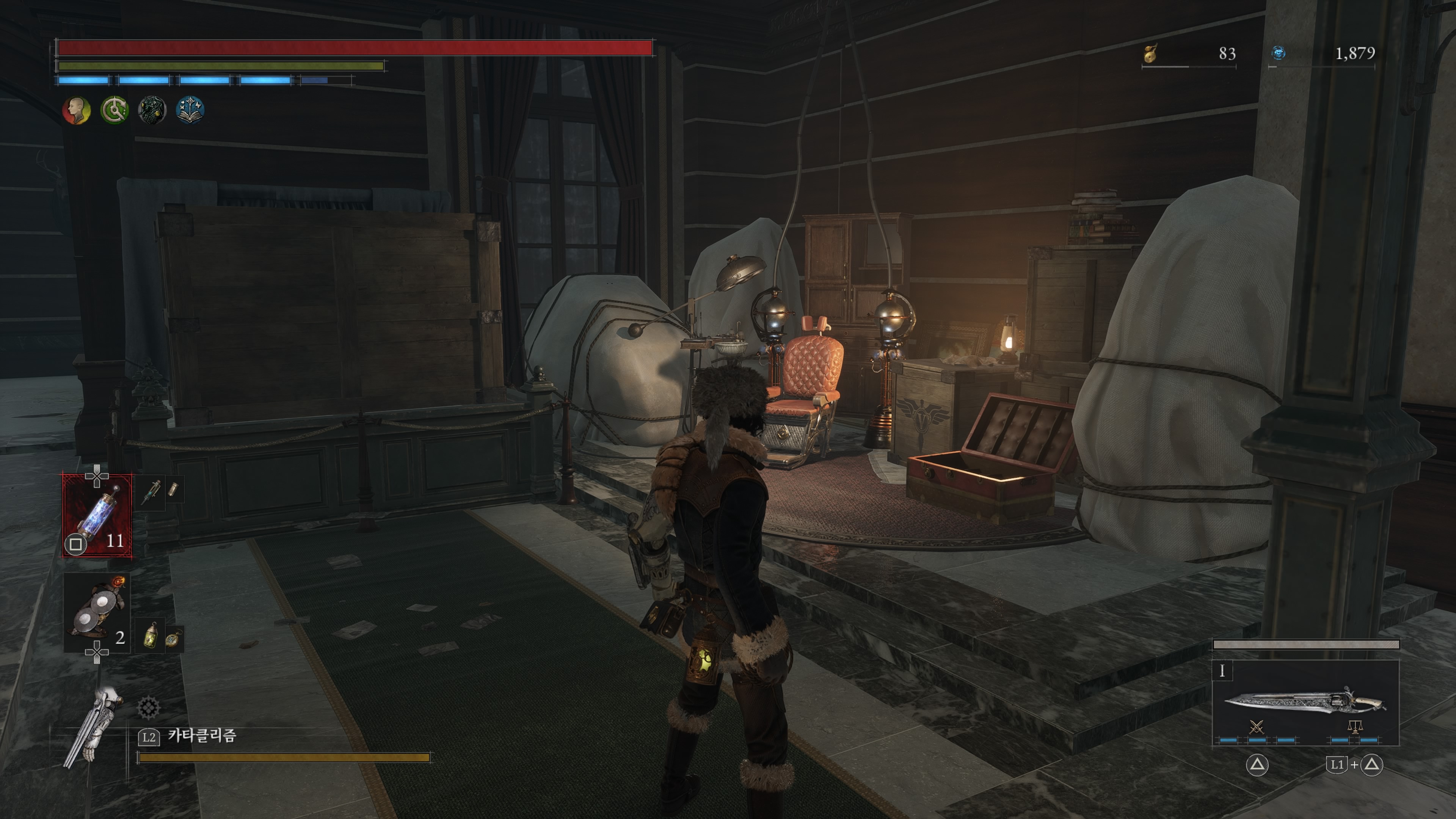 의자 바로 옆에  강화코어가 있다.