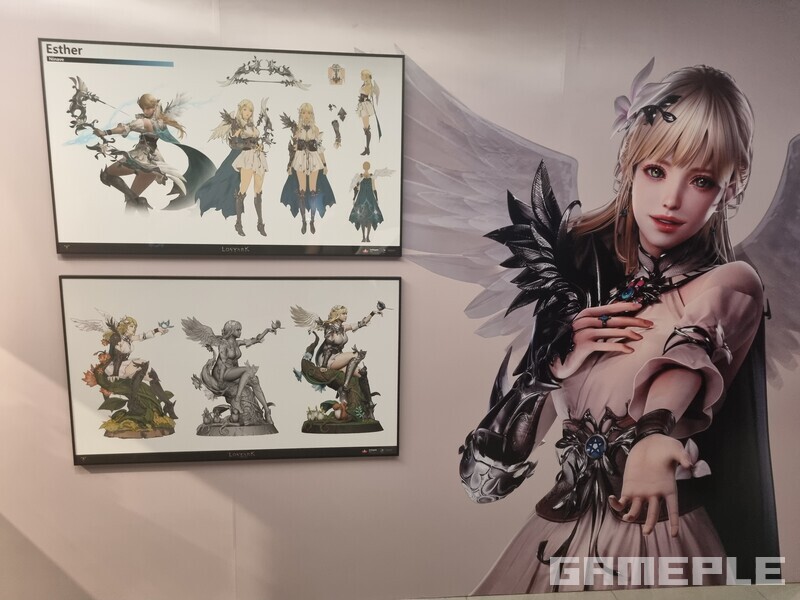 전시의 시작을 알리는 '원화 전시관'