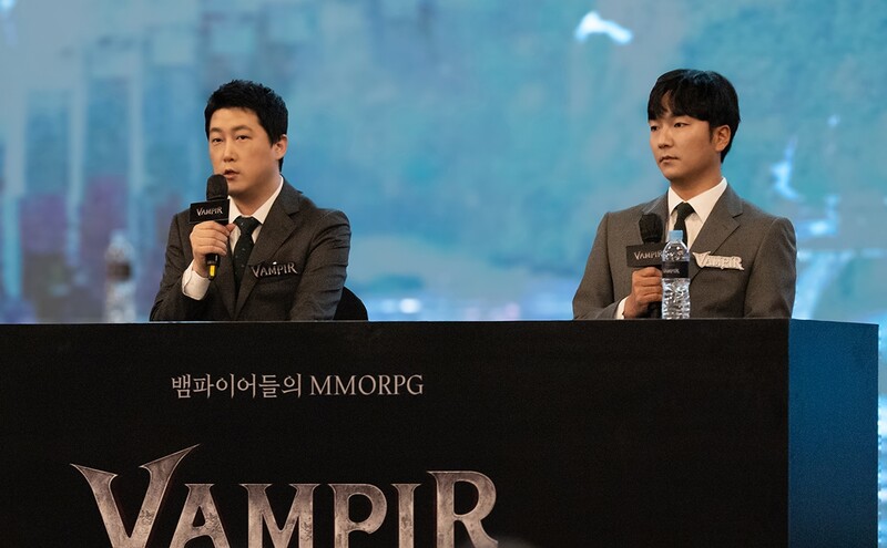왼쪽부터 넷마블네오 '한기현' 뱀피르 총괄 PD, 넷마블 '정승환' 사업본부장