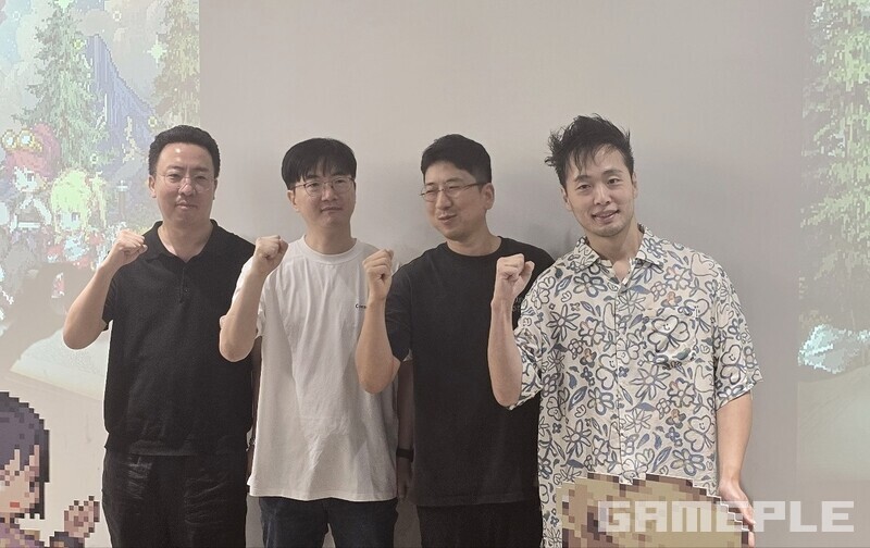 (왼쪽부터)픽셀트라이브 이정환 시스템 디렉터, 최진성 PD,  배정현 대표, 정태룡 콘텐츠 디렉터