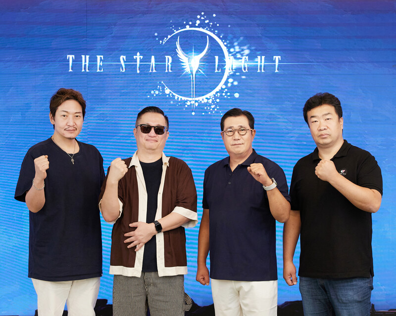 왼쪽부터 정준호 AD, 남구민 SD, 한지훈 게임사업부문장, 정성환 대표