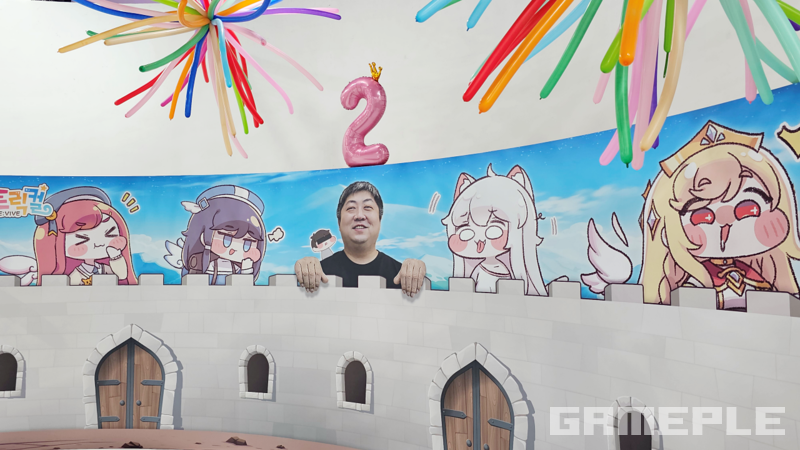 여기서 왜 이러고 계세요, 라고 하기엔 항상 이러고 계셨다